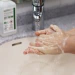 миене на ръце и дезинфеция